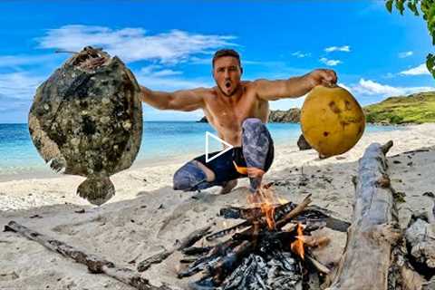 Solo Catch And Cook the Tastiest Fish in the Ocean.. Living on a Tropical Island