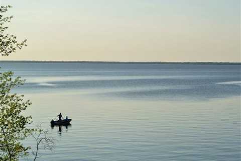 Lake Winnipeg Fishing: The Complete Guide